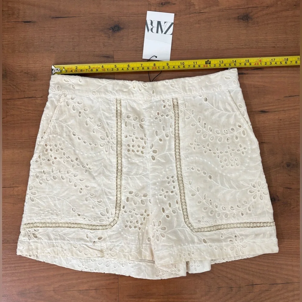 Zara Cream Eyelet Shorts Bermudas